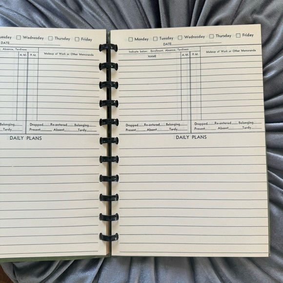 📝Vintage Teacher Diary - Picture 6 of 6